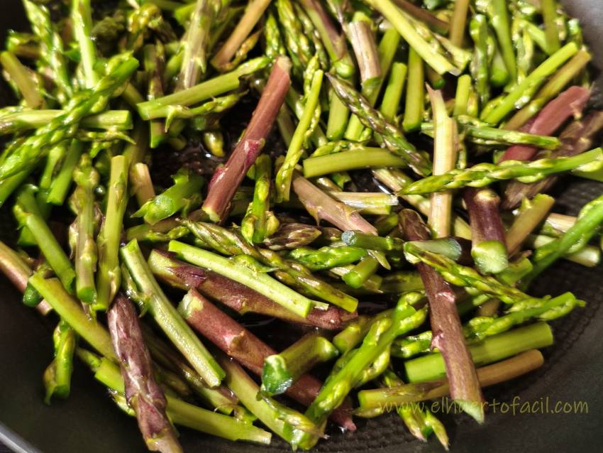 comer espárragos provoca orina huela mal